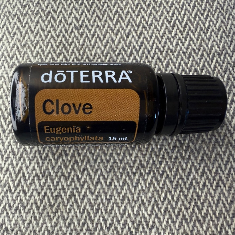 Clove Essential Oil — doTERRA, 15ml - Picture 4 of 13
